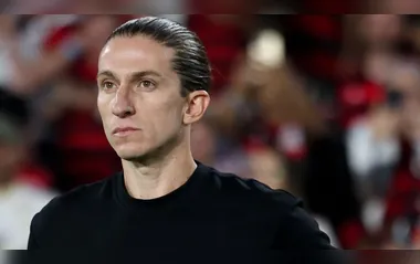 Vai sair? Filipe Luís ainda não respondeu proposta de renovação do Flamengo