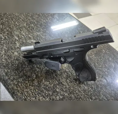 Homem é preso em flagrante por porte ilegal de arma em Piratininga
