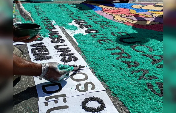 Tradição renovada: Católicos começam a confeccionar os tapetes de Corpus Christi em SG