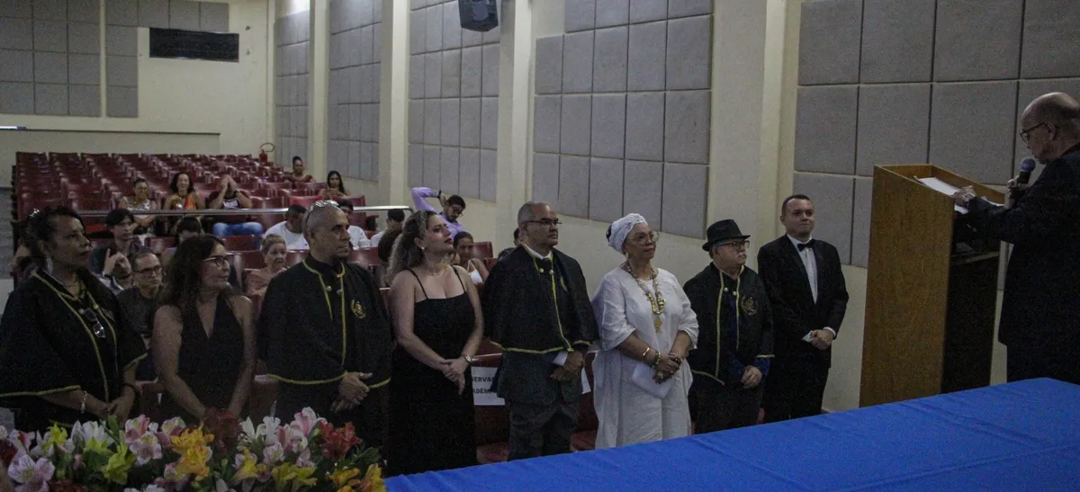 A cerimônia ocorreu no auditório principal do Bloco A da Faculdade de Formação de Professores da Universidade do Estado do Rio de Janeiro (FFP/UERJ)