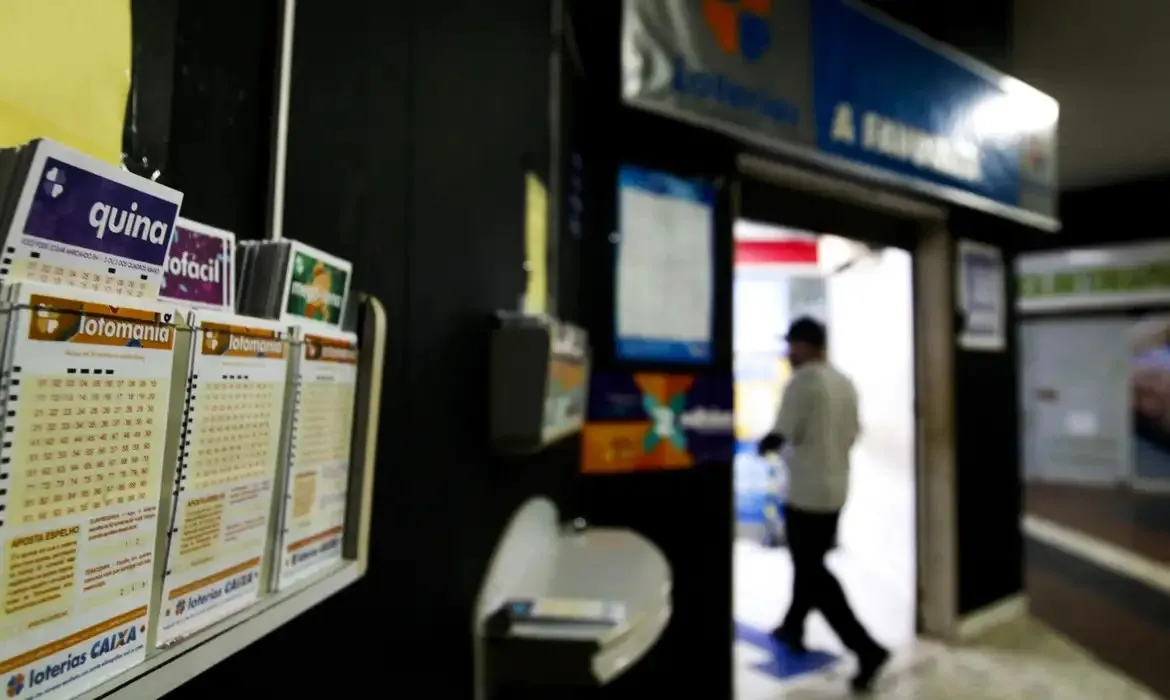 As apostas podem ser feitas até às 22h (horário de Brasília) de sábado (19) em casas lotéricas credenciadas pela Caixa em todo o país ou pela internet
