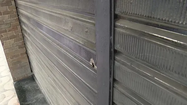 Até o momento não há informações sobre a autoria ou motivação para o crime