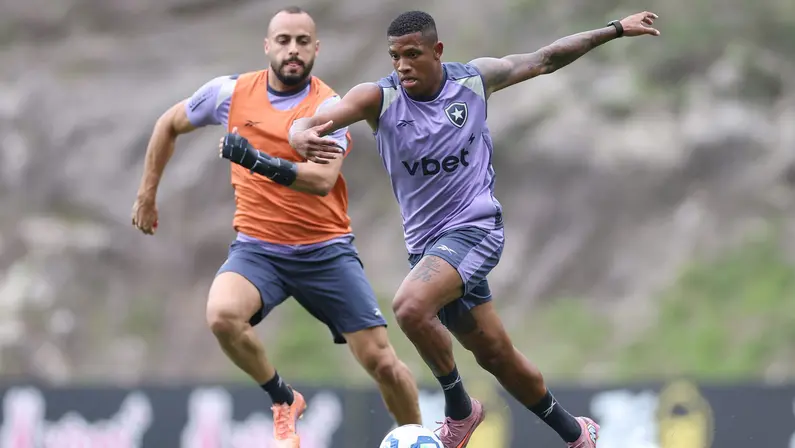 Botafogo se prepara para pegar o Grêmio neste sábado (22), no Nilton Santos