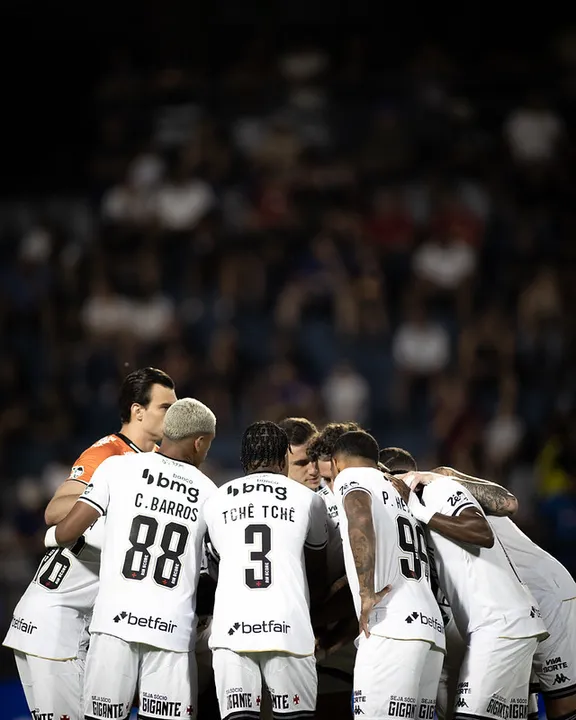 Vasco tenta reencontrar as vitórias diante do Inter, nesta sexta (28)