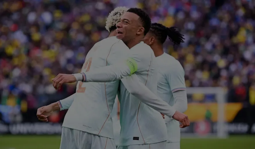 A seleção da França venceu a partida pr 2 a 1, mesmo jogando com um a menos, a partir do início do segundo tempo, por causa da expulsão de Upamecano