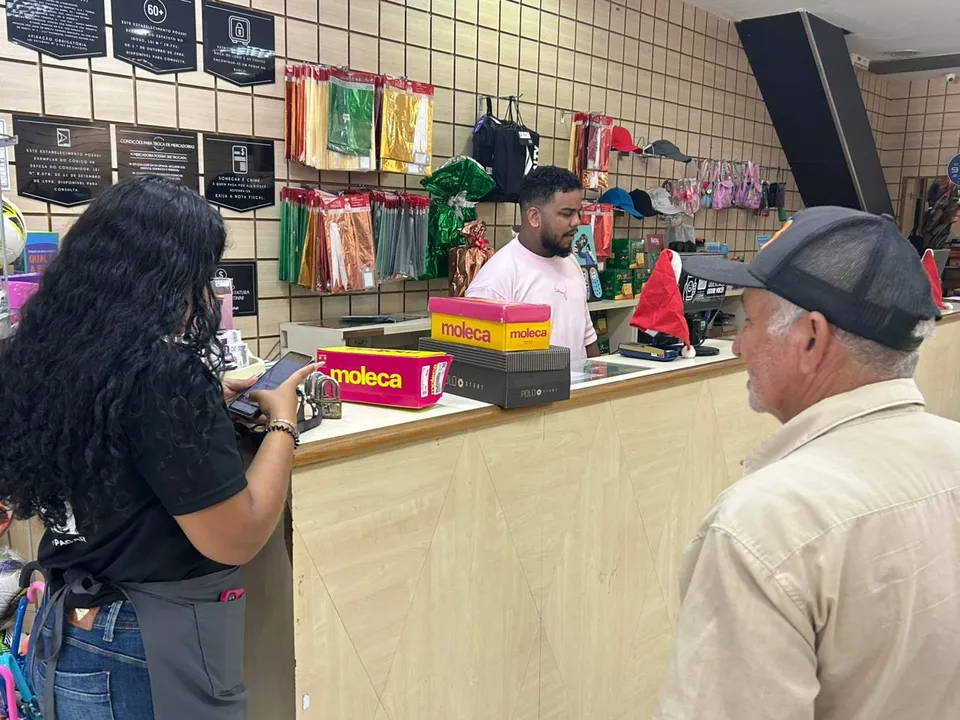 Muitas lojas permitem a troca para fidelizar clientes, mas exigem nota fiscal, etiqueta e prazo específico