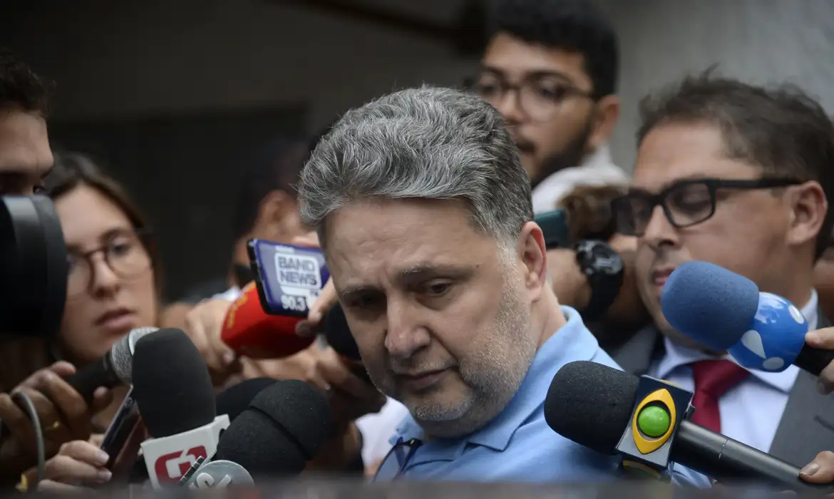 Garotinho desiste de recurso e Douglas Ruas pode ser eleito no 1º turno