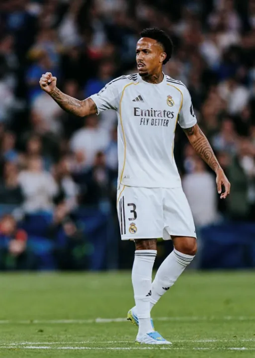 O clube europeu não deixou claro qual será o tempo de recuperação do zagueiro