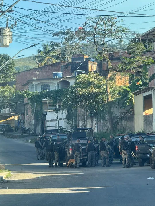 "Não vamos tolerar ações de facções criminosas que ameaçam a segurança da população", declarou o governador Cláudio Castro.