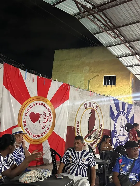Encontro de bandeiras entre a São Gonçalo do Amarante e a Caprichosos, na quandra da Unidos do Mutuapira foi um sucesso e aconteceu no último domingo