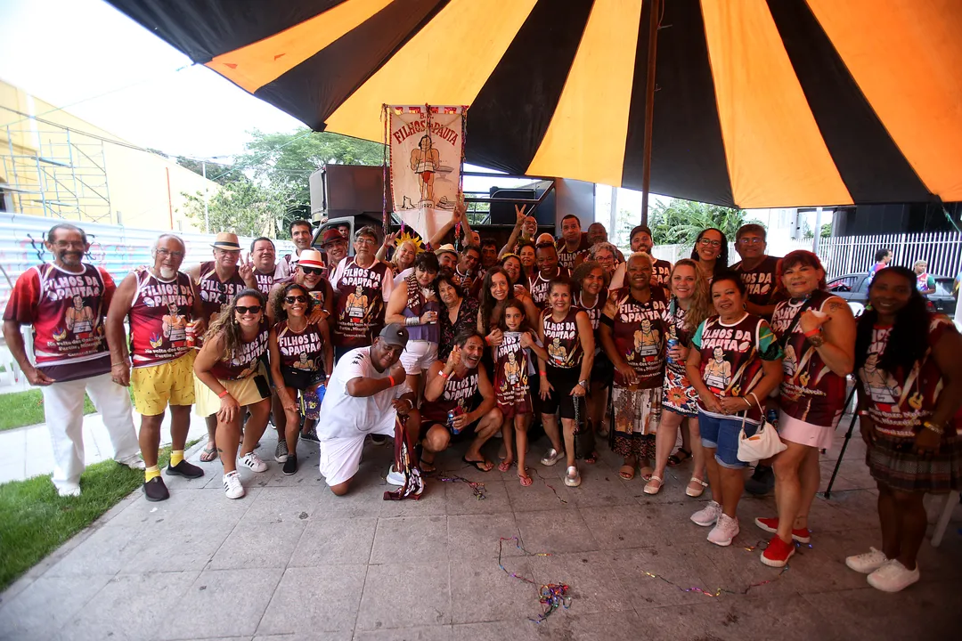 o encontro reuniu diferentes gerações de amantes do bloco na Praça Zumbi dos Palmares