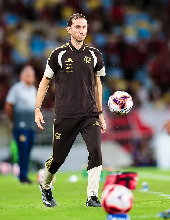 Filipe Luís foi demitido após sua equipe aplicar uma grande goleada no Maracanã