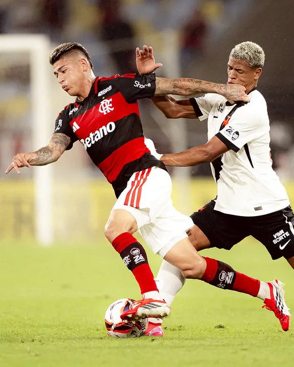 Carrascal marcou um belo gol para dar a vitória ao Flamengo