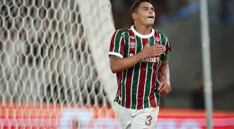O zagueiro deixou o clube carioca no final da temporada passada, após a sua segunda passagem no tricolor