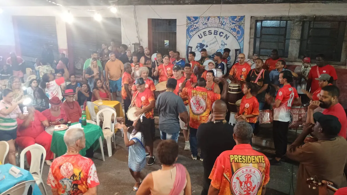 A festa aconteceu em um dos locais de ensaio da escola, em rua ao lado do ateliê da Folia