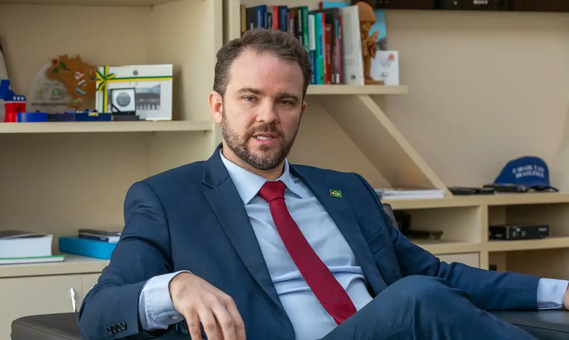 Durigan afirmou que o uso do FGTS ainda está em análise e não há definição sobre o formato da medida