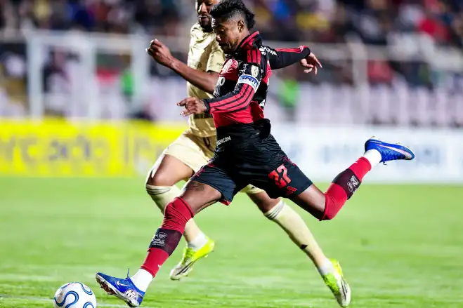Para a partida, o time carioca não contará com Jorginho, que sofreu fratura no dedão do pé direito, além de Arrascaeta e Cebolinha, todos no Departamento Médico