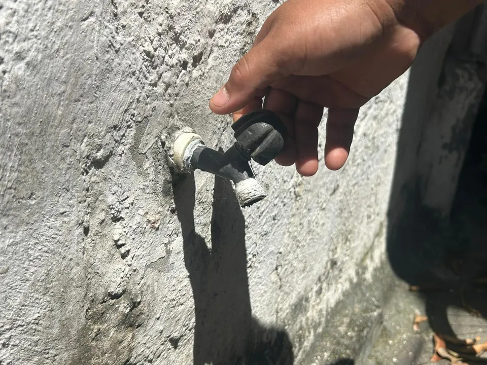 Procurada a concessionária Águas do Rio, informou que "equipes atuam neste momento na Rua Caetano Silva