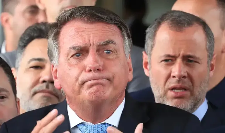 O ex-presidente Jair Bolsonaro fez mais uma cirurgia nesta sexta-feira