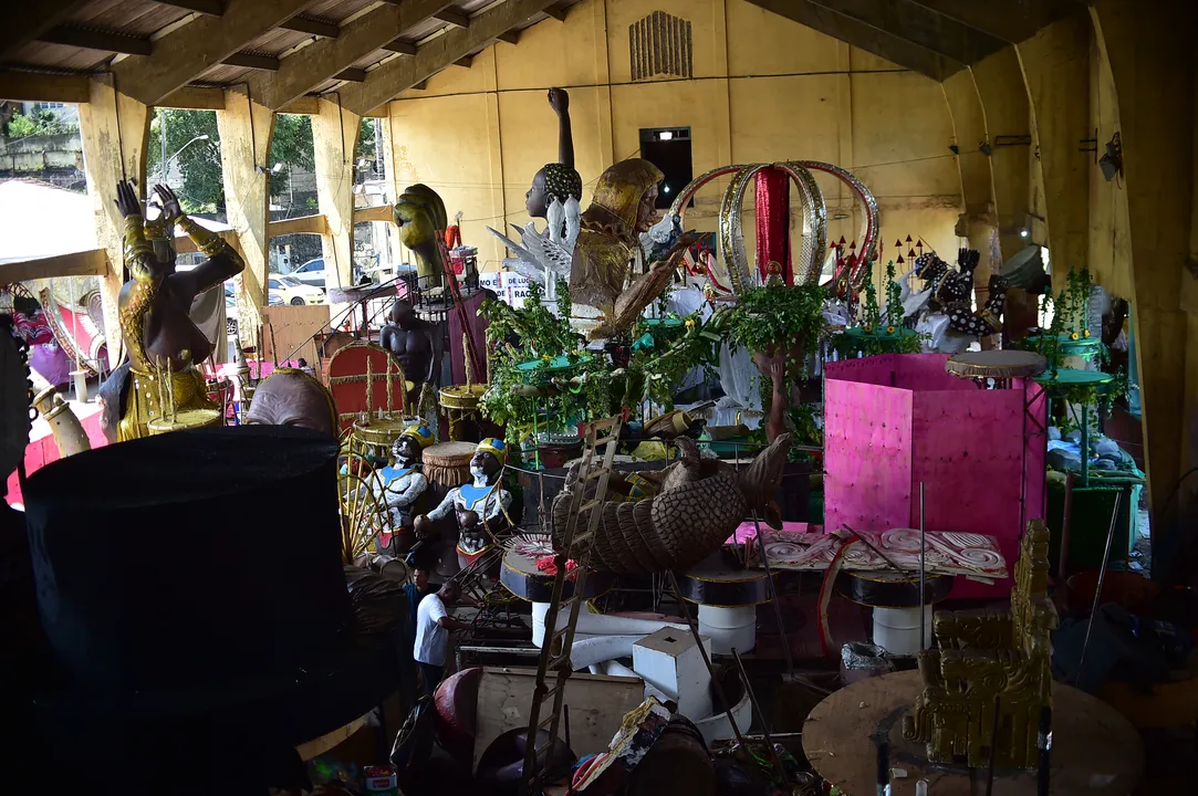 Desfiles começam nesta sexta-feira (6) e prosseguem no sábado (7) e domingo (8)