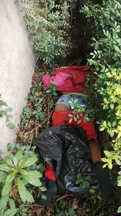 Mulher foi encontrada ferida
