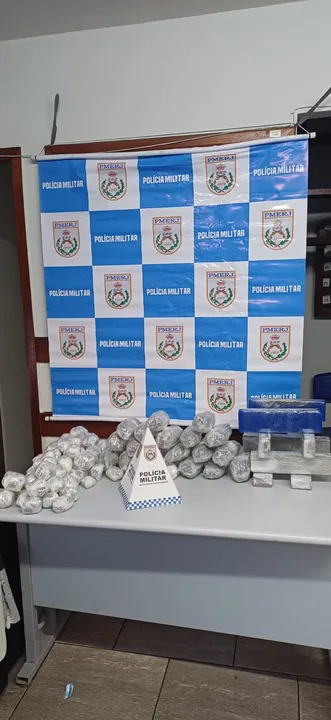 A ocorrência foi registrada na 151ª DP (Nova Friburgo), onde a mulher permaneceu presa