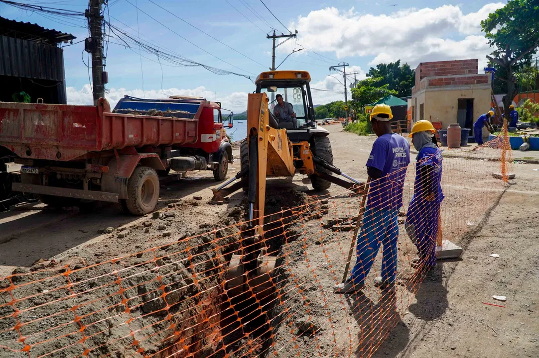 Com um investimento de cerca de R$ 5 milhões, o projeto prevê a requalificação do calçadão, criando espaços de permanência e convivência, entre outras áreas