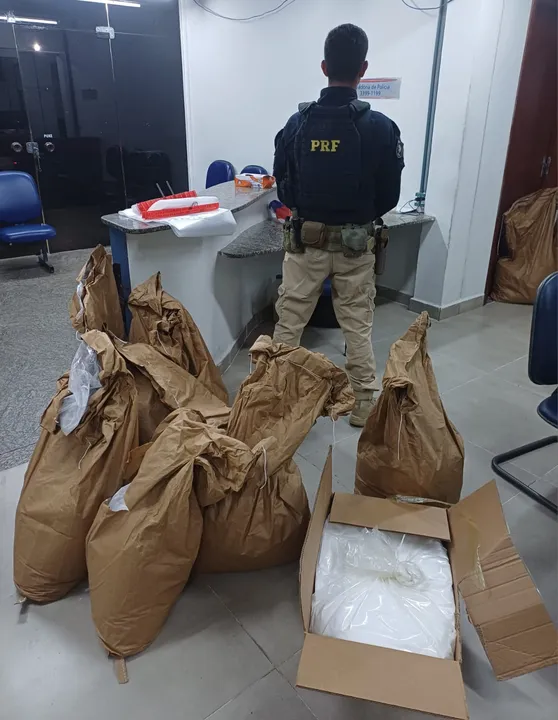 A ação faz parte da Operação Atena, que reforça o policiamento nas rodovias federais do estado