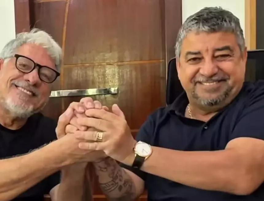 O anúncio foi feito por meio das redes sociais, em um vídeo ao lado do ator Antônio Grassi