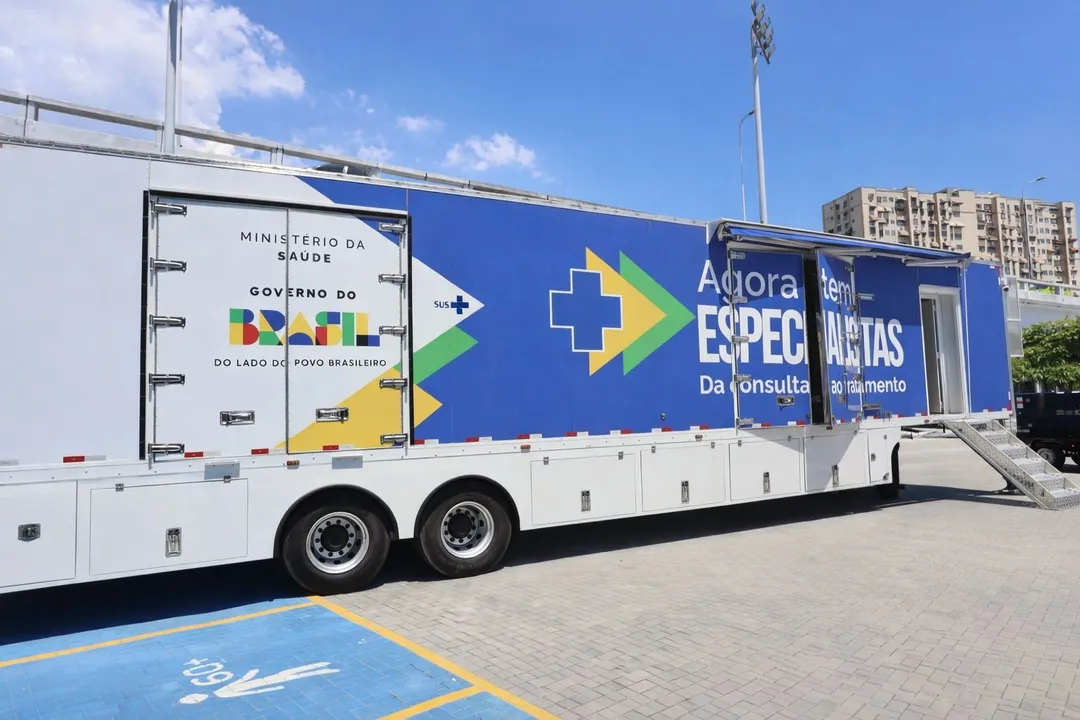 O projeto começa com a instalação de uma carreta do Ministério da Saúde no Mercado Municipal