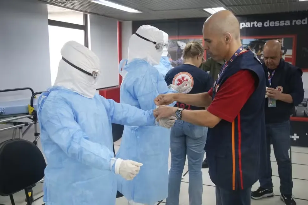 Durante o treinamento, foi ensinado a utilização correta de Equipamentos de Proteção Individual (EPIs)