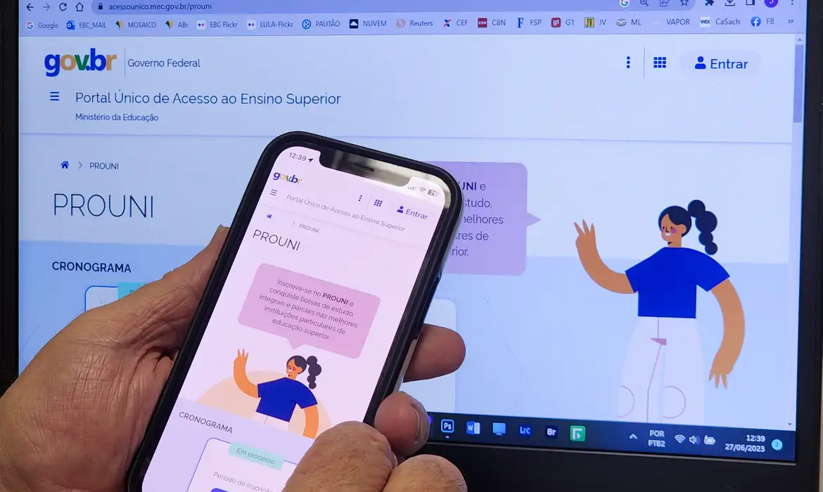 Programa oferece bolsas integrais e de 50% do valor da mensalidade