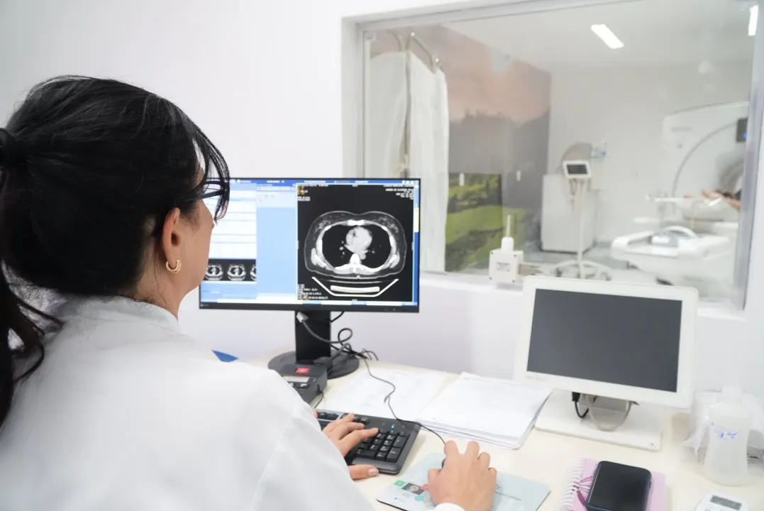 A tomografia também está disponível no Hospital do Câncer e do Coração (HCCOR), na Lagoinha; no Pronto Socorro Central (PSC) e no Hospital Luiz Palmier (HLP), no Zé Garoto