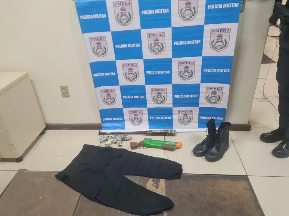 Material apreendido com os suspeitos