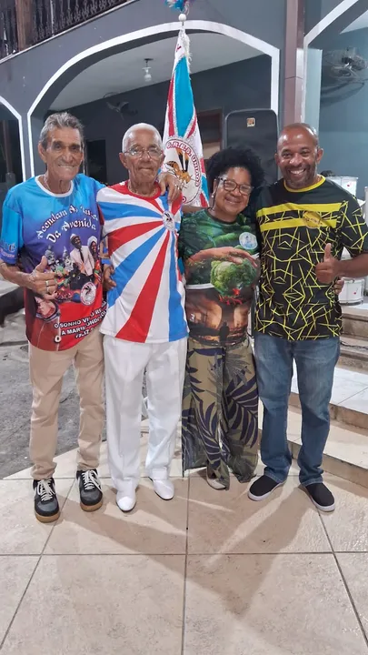 Presidente Carlinhos Ratão e diretora receberam convidados na quadra, no Gradim