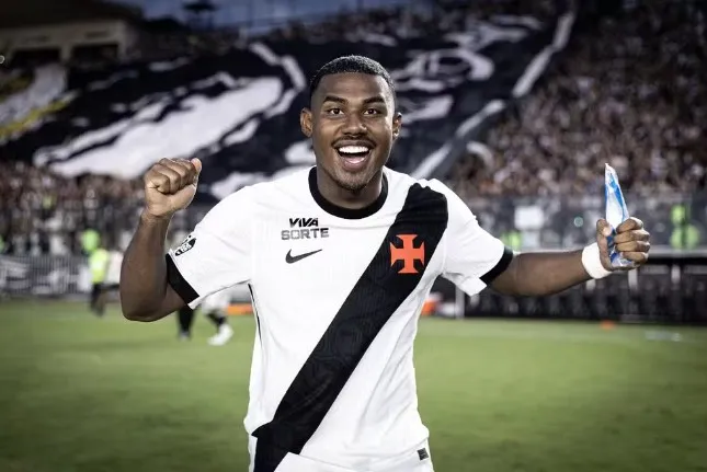Camisa do Vasco está sem patrocinados máster há mais de 100 dias