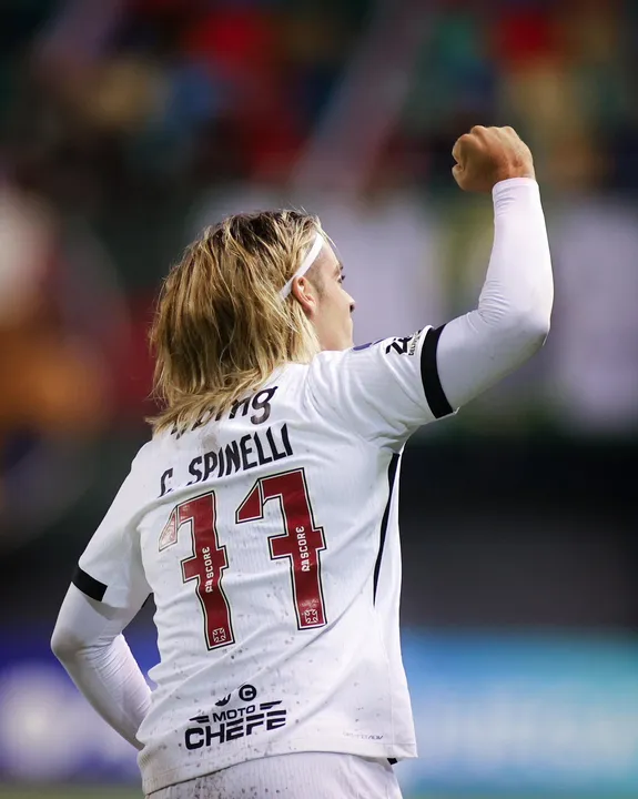 Spinelli vai comandar o ataque vascaíno na noite desta quarta