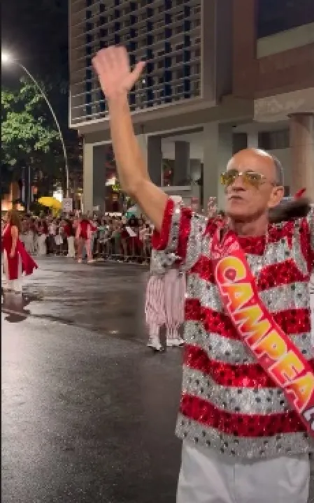 Mestre Ciça no desfile da Viradouro