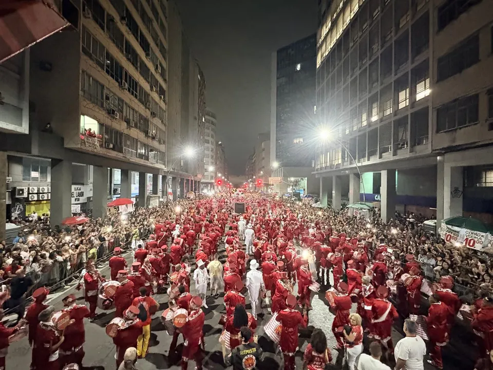 Cera de 30 mil pessoas estiveram na Avenida Amaral Peixoto no fim de semana