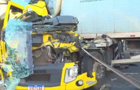 Acidente na Via Dutra provoca congestionamento de 10km