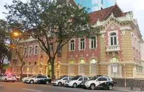 Adolescentes são apreendidos com carro furtado ao tentar deixar Niterói; Vídeo!