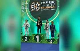Aos 7 anos, gonçalense sobe ao topo do pódio no Brasileiro Kids de Jiu-Jitsu
