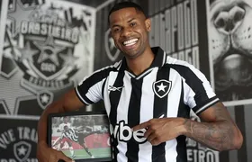 Botafogo anuncia o retorno de Júnior Santos