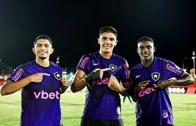 Botafogo vence a Portuguesa por 2 a 0 e estreia com o pé direito no Carioca