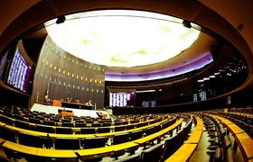 Câmara aprova redução de pena para condenados pela trama golpista e pelos atos antidemocráticos