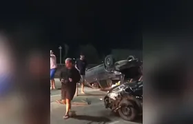 Colisão entre dois carros deixa três feridos na RJ-104, em São Gonçalo