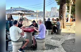 Dia do Amigo: encontros diários criam histórias de companheirismo em Niterói
