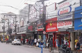 Apesar da proibição, alguns supermercados funcionaram no feriado do Comércio em São Gonçalo