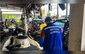 Força-tarefa interdita ferro-velho irregular em Araruama