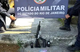 Fuzil e entorpecentes são apreendidos na comunidade do Serrão, no Cubango, em Niterói